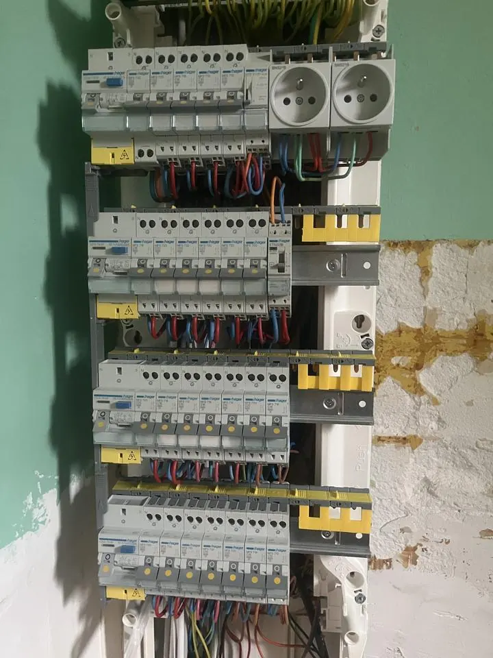 Rénovation d'un tableau électrique en quatre rangées — I ELEC
