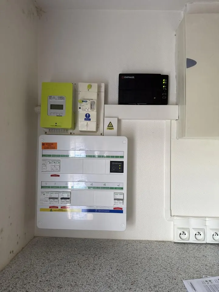 Coffret de protection photovoltaïque et onduleur — installation I ELEC